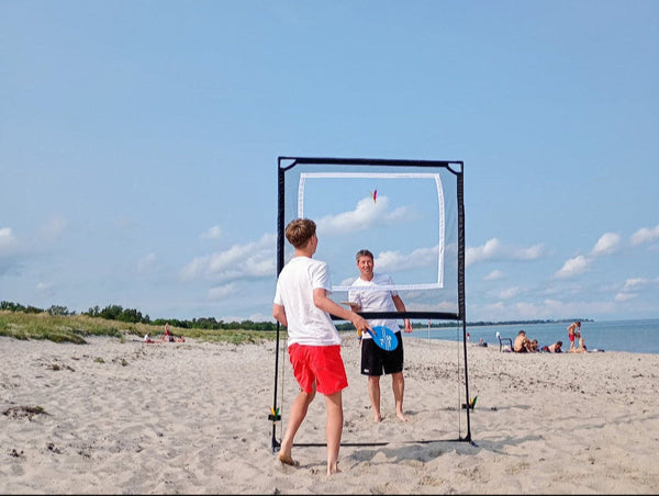 Det hvide spillenet sat op og klar til spil